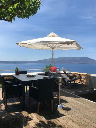 Ravdoucha Epavlis - Luxury Private Villas
