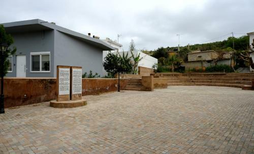 Erinaki Apartments