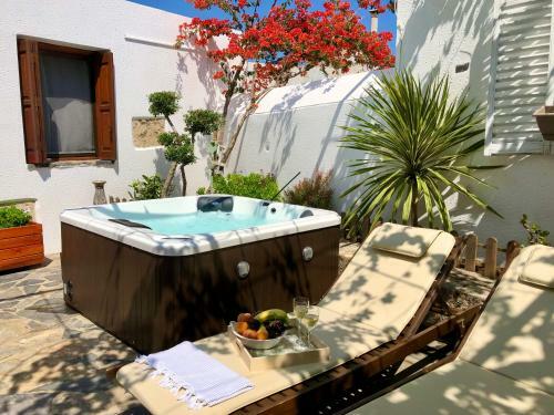Avli Traditional Home With Private Jacuzzi