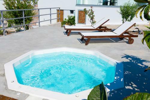 Queens Gem Luxury Villa - Private Heated Jacuzzi - Pool To Be Open
