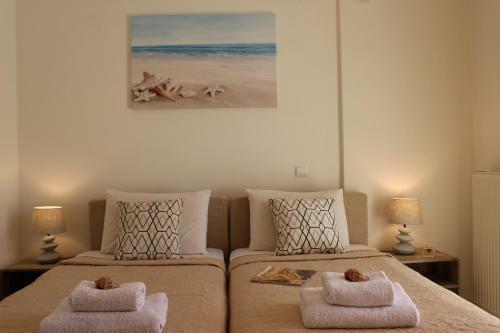 Amazing Beachfront Apartment In Hersonissos