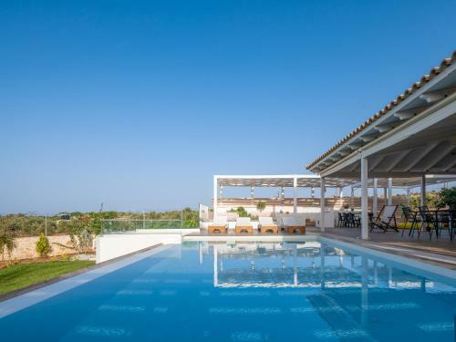 Alba Bianca Villa, A Secluded Retreat!