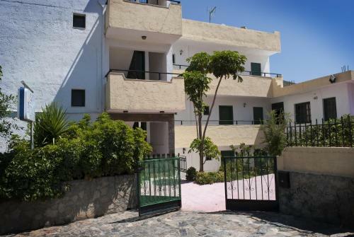 Prinos Apartments