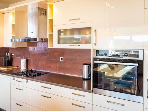 Delightful Apartment In Radovin With Garden