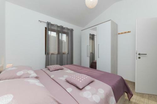 Holiday Home Prapatna 17608