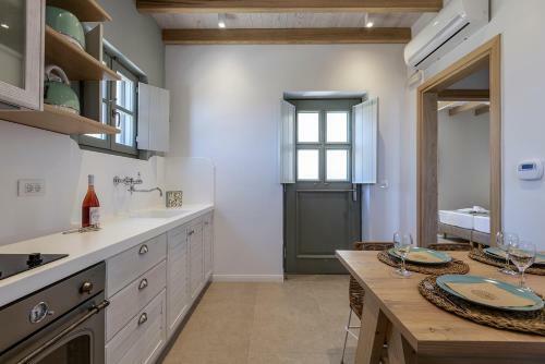 Villa Anamnezia Luxury Suites