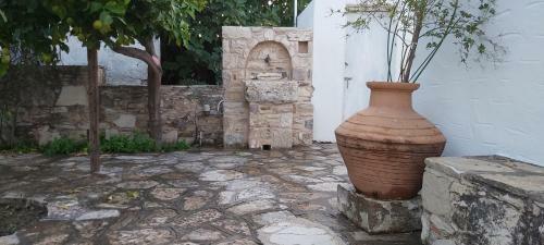 Villa Traditional House In Asfendiou