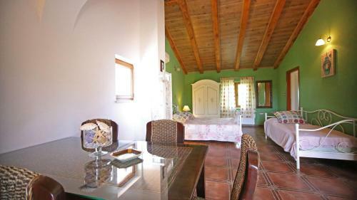 Hostal Aurora Holiday