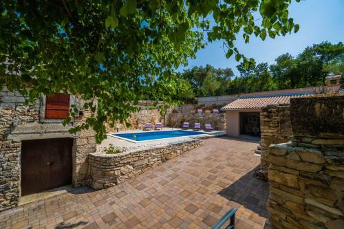 Luxury Villa On Spacious Private Property