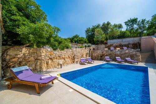 Luxury Villa On Spacious Private Property