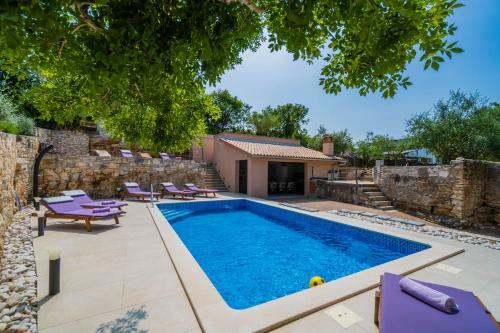 Luxury Villa On Spacious Private Property
