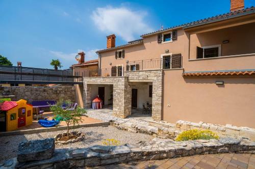 Luxury Villa On Spacious Private Property