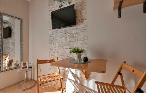 Awesome Apartment In Promajna With
