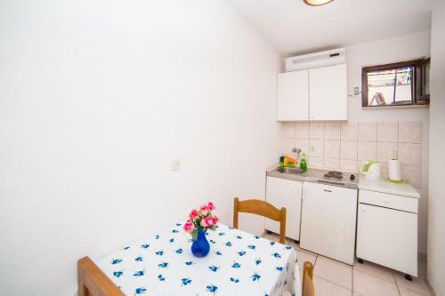 Apartment For Two Close To Sea