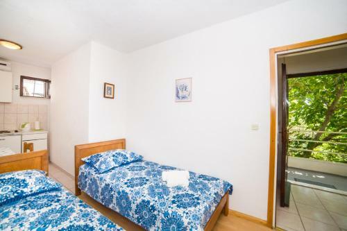 Apartment For Two Close To Sea