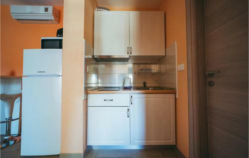 Awesome Apartment In Promajna With 1 Bedrooms