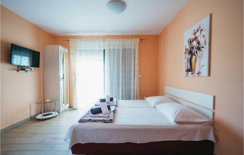 Awesome Apartment In Promajna With 1 Bedrooms