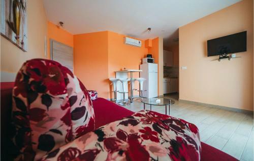 Awesome Apartment In Promajna With 1 Bedrooms