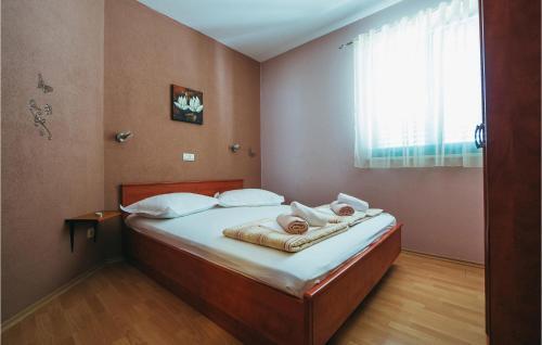 Stunning Apartment In Promajna With 1 Bedrooms
