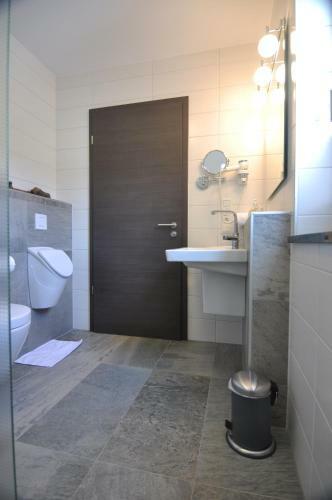Bed & Breakfast Weinhaus Am Schieferfels