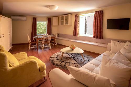 Venetian Well Cozy Apartment Corfu Old Town