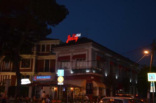 Jolly City Center Hotel