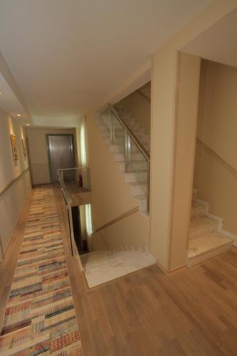 Capital Tirana Hotel