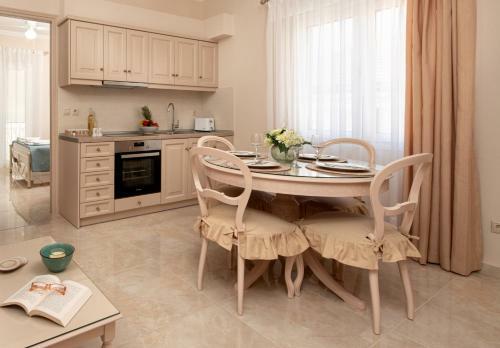 Nostalgia Corfu Town Apartments By Hotelius