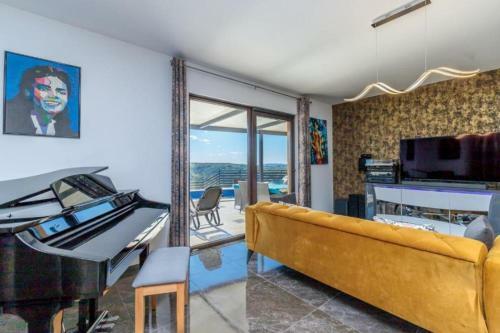 Istrian Villa Roc With Pool For 5 Guests
