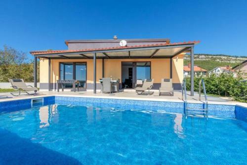 Istrian Villa Roc With Pool For 5 Guests