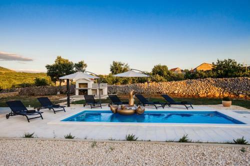 Villa Family Dream House