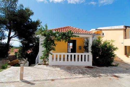Exquisite 1bdr Apartment With Sea View Terrace