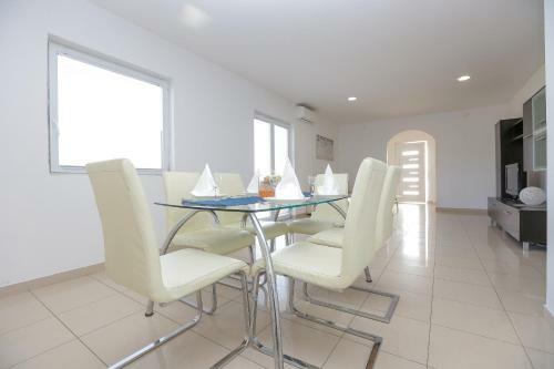 Apartments Uvala Plemic