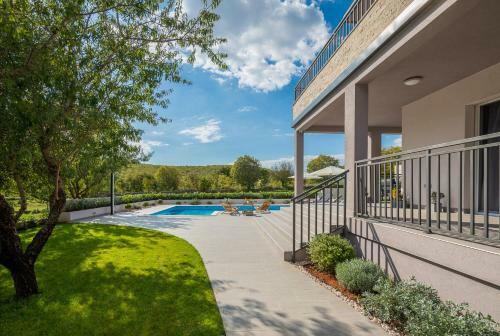 Villa Dali - Luxury Holiday House In Relaxing Area