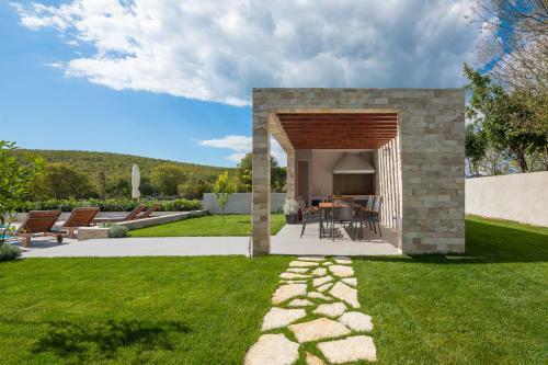 Villa Dali - Luxury Holiday House In Relaxing Area