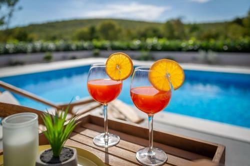 Villa Dali - Luxury Holiday House In Relaxing Area