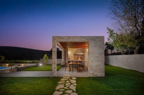 Villa Dali - Luxury Holiday House In Relaxing Area
