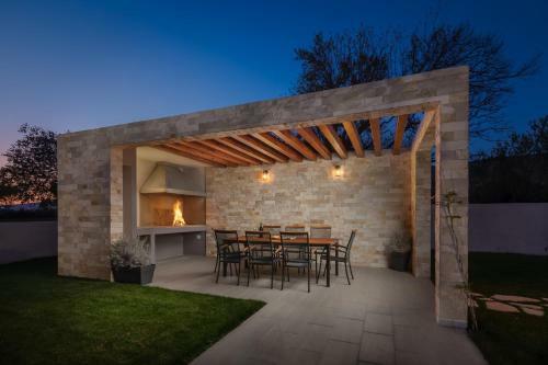 Villa Dali - Luxury Holiday House In Relaxing Area