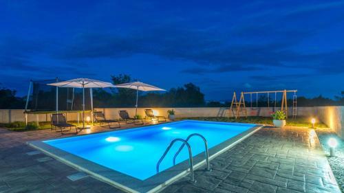 New! Holiday Home Tina With Pool