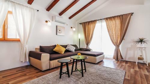 New! Holiday Home Tina With Pool