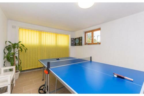 Tina Holiday House