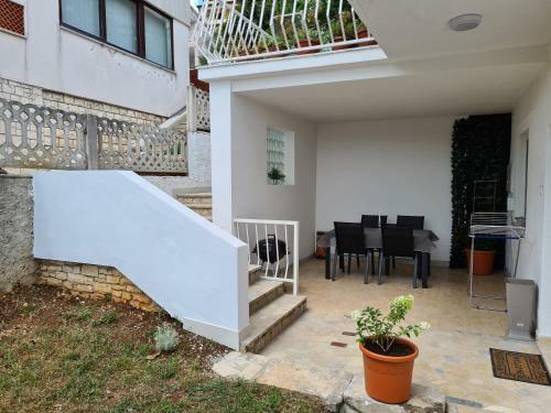 Apartment Zahtila