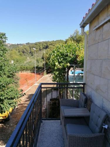 Vacation Home?shared Pool And Tennis Court?