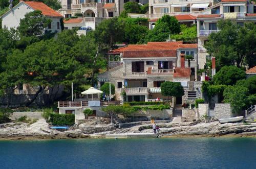 Beachfront House Pope B&B