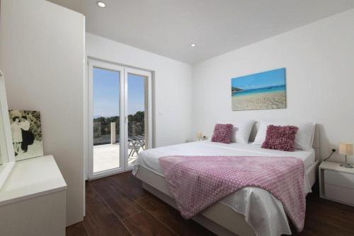 Apartments Nona In Selca - Sumartin