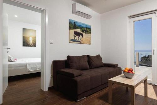 Apartments Nona In Selca - Sumartin