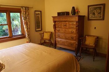 Bed & Breakfast Gunyah Country Estate