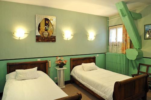 Hotel Logis Hostellerie Du Cheval Blanc