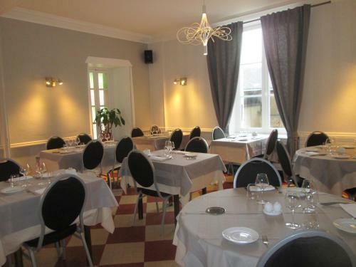 Hotel Logis Hostellerie Du Cheval Blanc