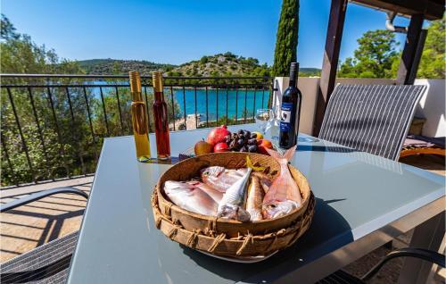 Stunning Home In Sali With Wifi And 2 Bedrooms